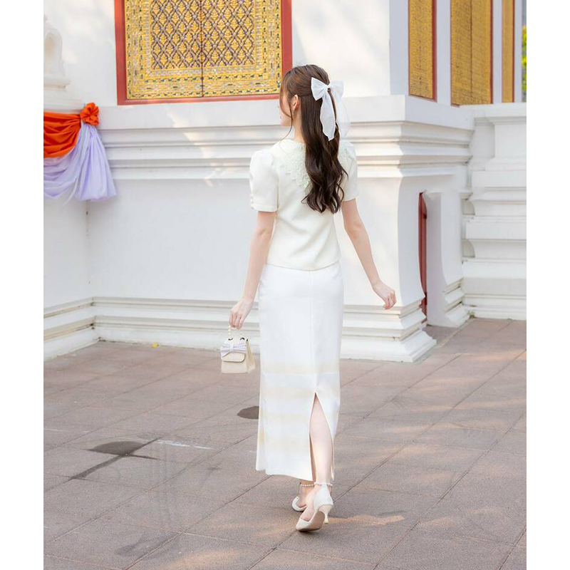 kudapy ชุดเซ็ทเสื้อ+ผ้าุงสีครีม ผ้าไทย กระดุมหน้า แขนสั้น คอปกผ้าลูกไม้ ใส่ออกงานบุย งานบวช สวยดูดี