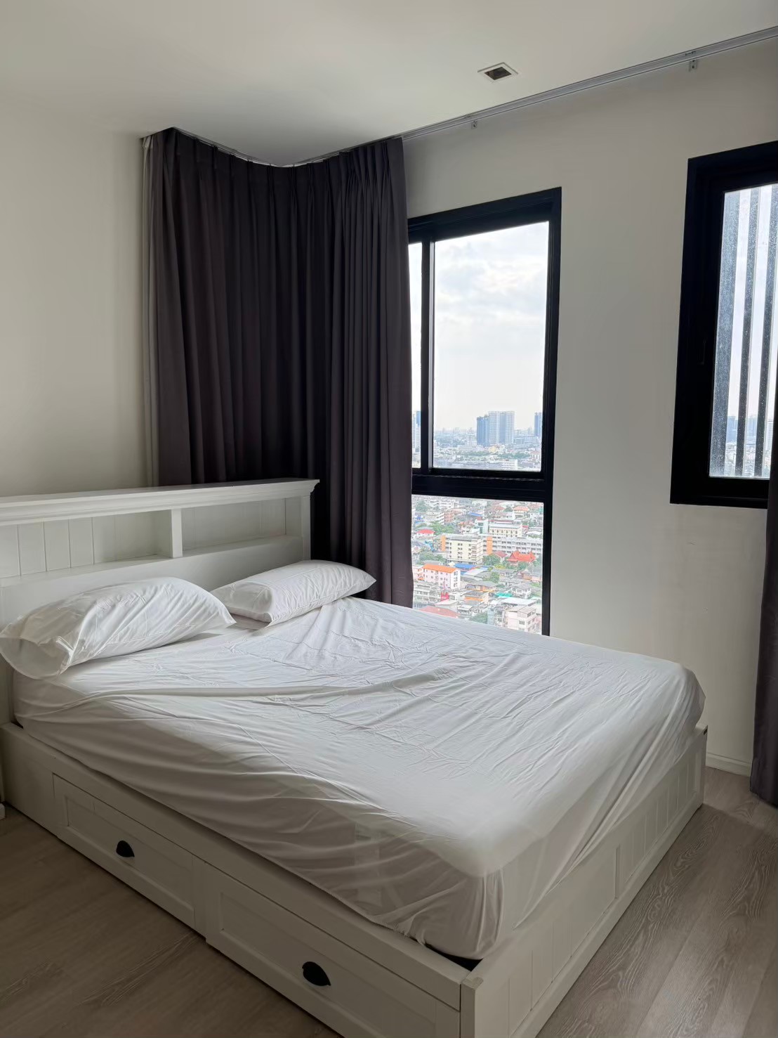 ให้เช่าคอนโด Quinn Ratchada 17 (ควินน์ รัชดา 17) High Rise โซนพื้นที่ MRT สุทธิสาร ห้องแบบ 2ห้องนอน 2ห้องน้ำ ขนาดห้อง 70 ตรม. ชั้น 27 ตึก B