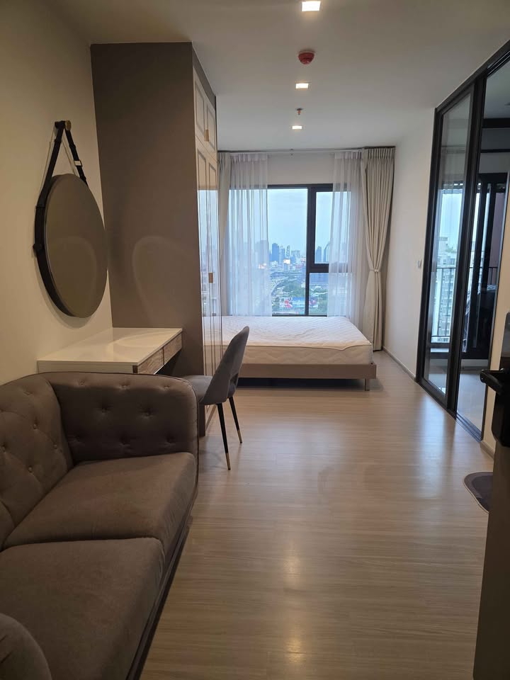 High Rise โซนพื้นที่ MRT พระราม 9 ให้เช่าห้องแบบ Studio 1ห้องน้ำ 1ครัวปิด คอนโด Life Asoke Hype (ไลฟ์ อโศก ไฮป์) ขนาดห้อง 27 ตรม. ชั้น 27