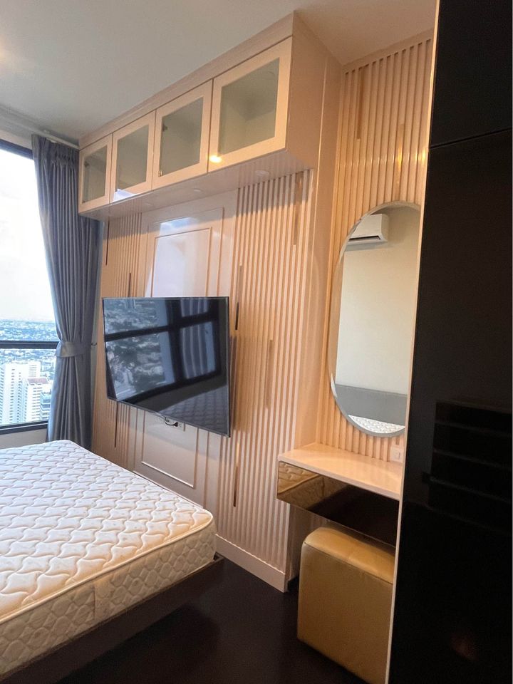 สนใจชมห้องติดต่อได้เลย Line ID: Smile-easy ปล่อยเช่าคอนโด Park Origin Thonglor (พาร์ค ออริจิ้น ทองหล่อ) - 2ห้องนอน 2ห้องน้ำ 1ห้องนั่งเล่น - ใกล้ BTS ทองหล่อ - ขนาดห้อง 67 ตรม. ชั้น 51 ตึก B