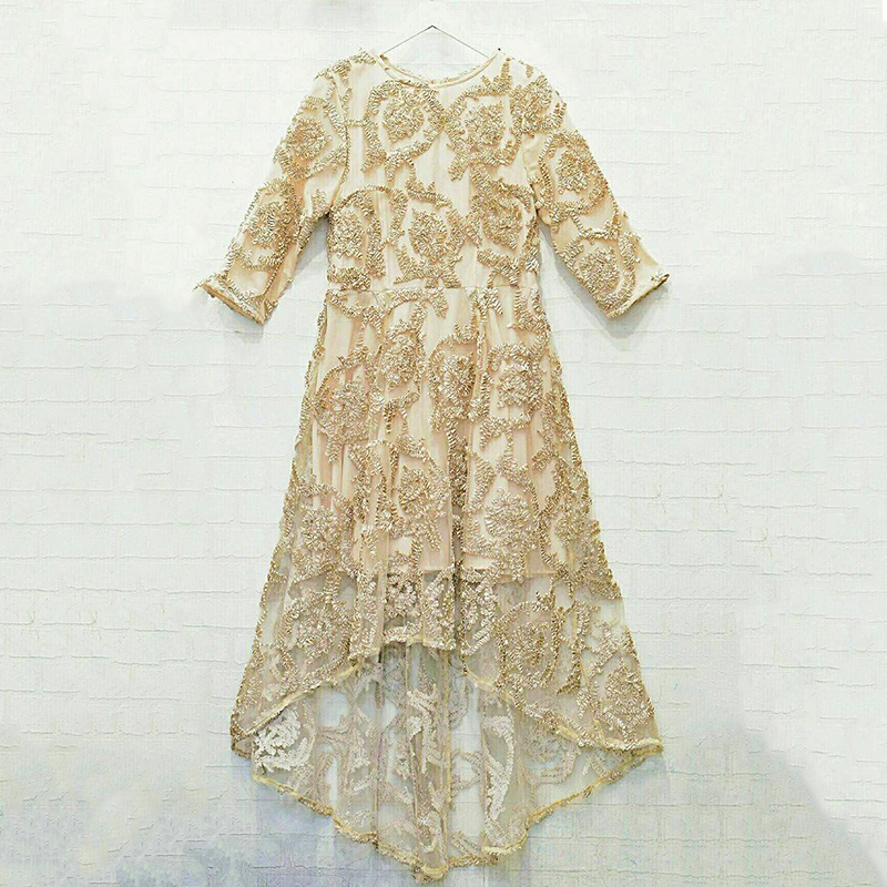 kudapy เดรสหน้าสั้นหลังยาวใส่ออกงานสีชมพู/สีครีมน้ำตาลทอง เดรสผ้าลุกไม้ปักเลี่อมแต่งดีเทลลวดลายตามแบบ