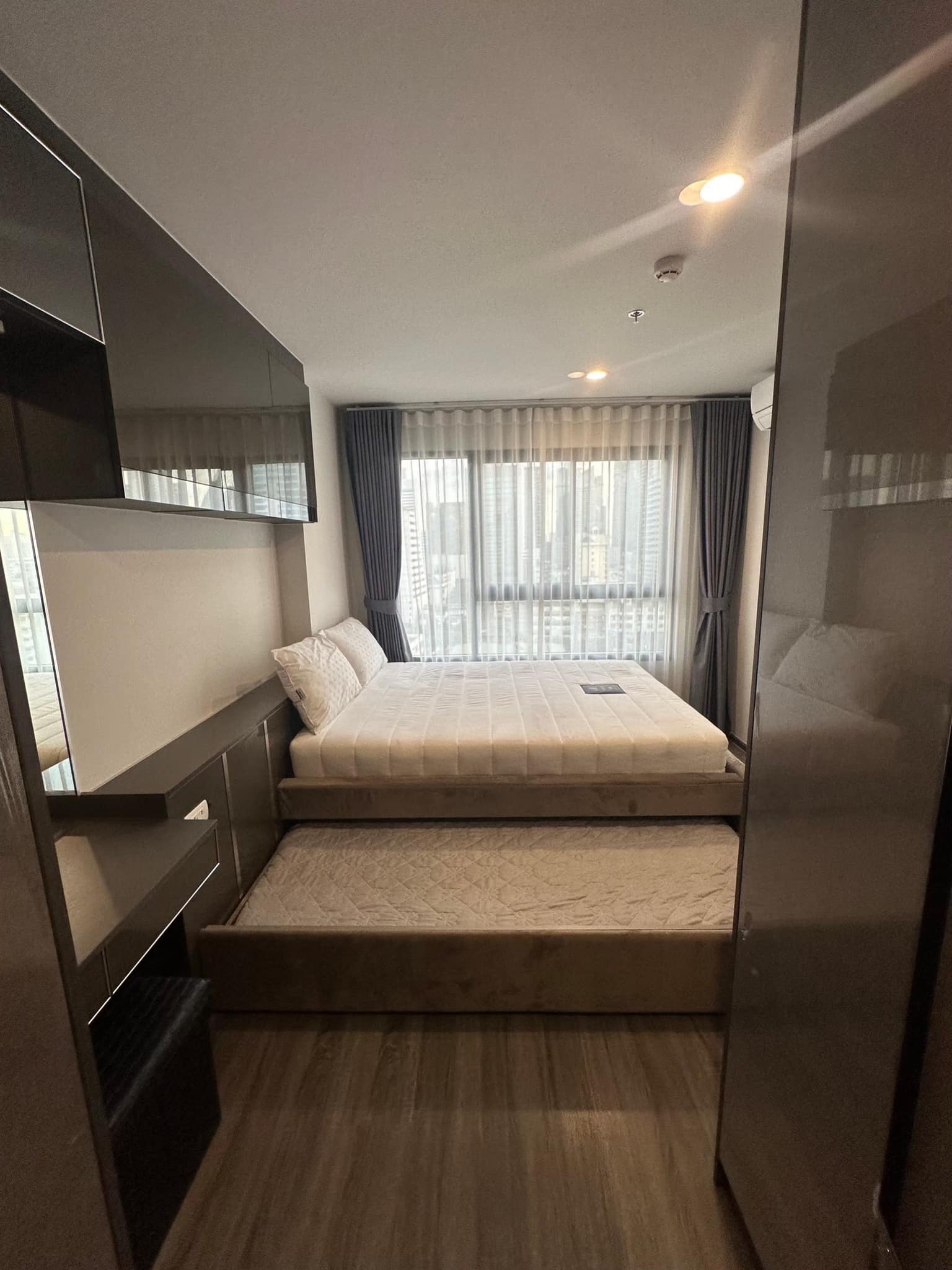 ปล่อยเช่าคอนโด IDEO Chula - Samyan (ไอดีโอ จุฬา - สามย่าน) - ตกแต่งน่าอยู่เฟอร์เครื่องใช้ไฟฟ้าครบครั้น - การเดินทาง: MRT สามย่าน