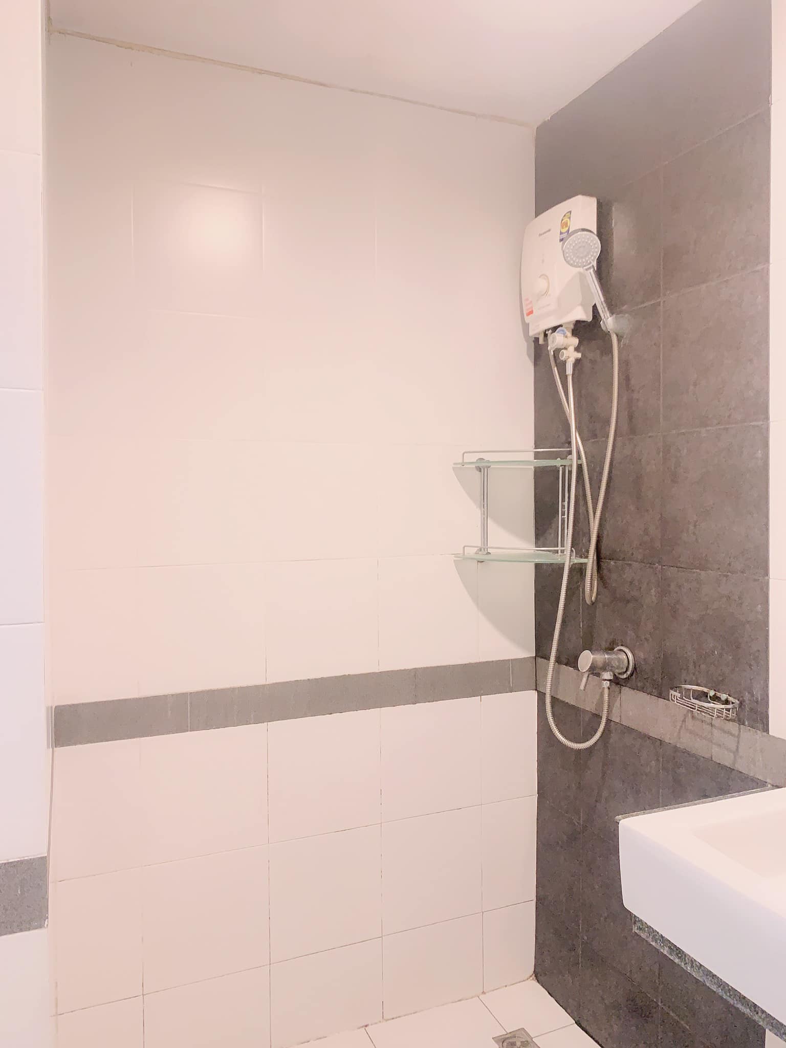 ขาย คอนโด A Space Asoke - Ratchada (เอ สเปซ อโศก - รัชดา) - ห้องพร้อมเฟอร์ - การเดินทาง: MRT พระราม 9 - ใกล้เซ็นทรัลพระราม 9