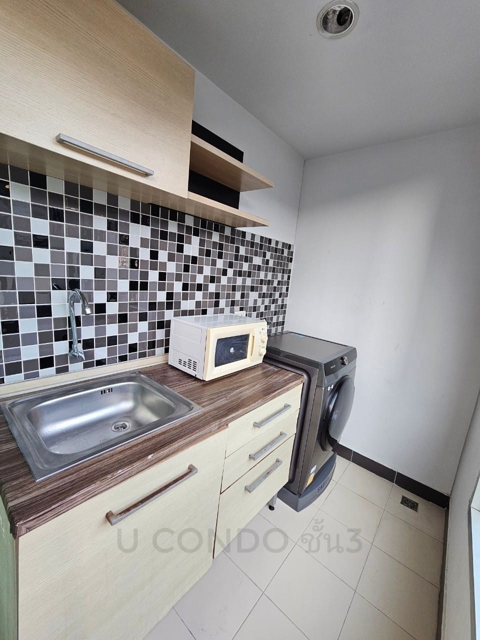 ปล่อยเช่าคอนโด ยู คอนโด @ แยกเกษตร (You Condo @ Yak Kaset) - ห้องครัวแยกทำเลดีเฟอร์เครื่องใช้ไฟฟ้าครบครั้น - การเดินทาง: ใกล้ BTS เสนานิคม