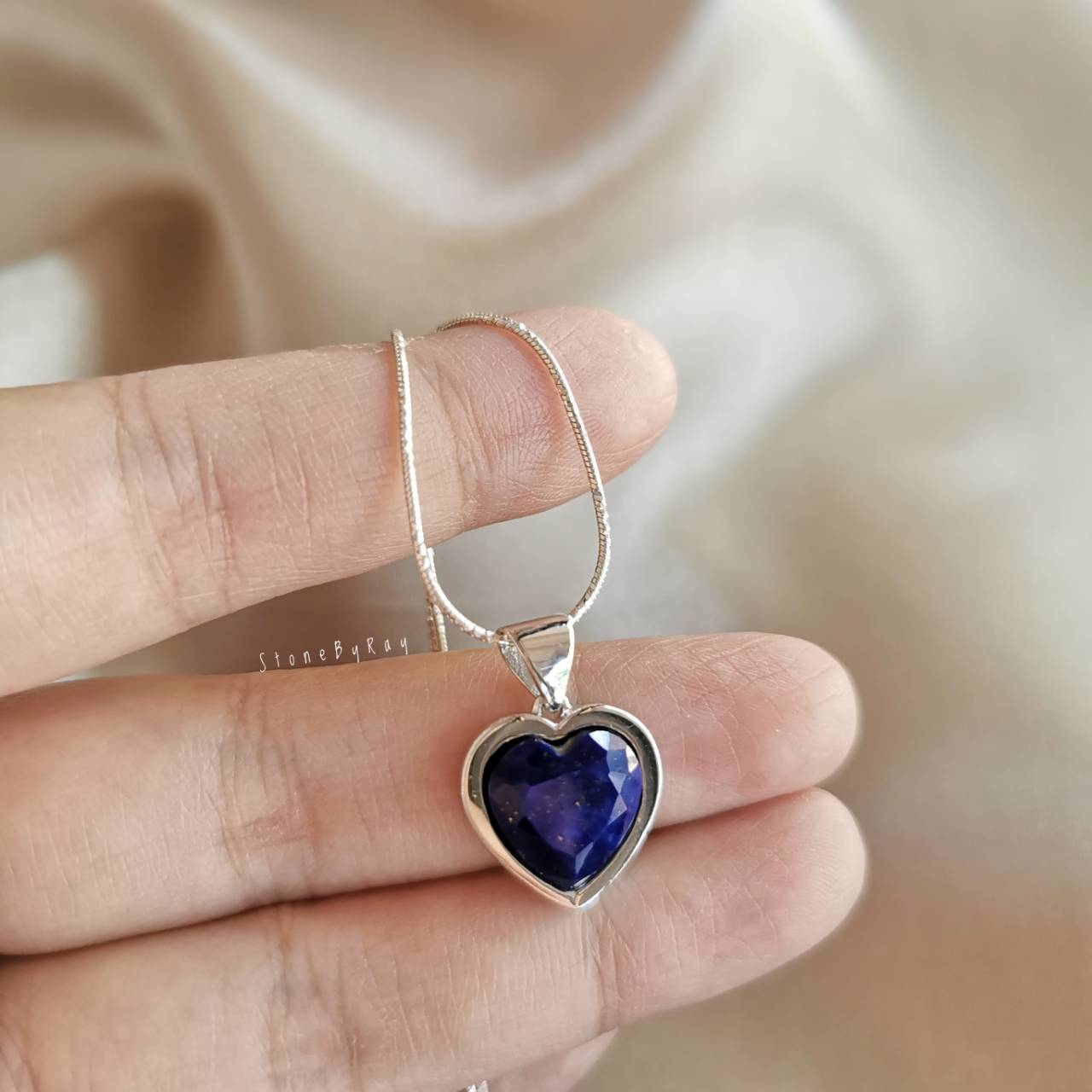 สร้อยคอเงินจี้หินลาพิสลาซูลีทรงหัวใจ Lapis Lazuli