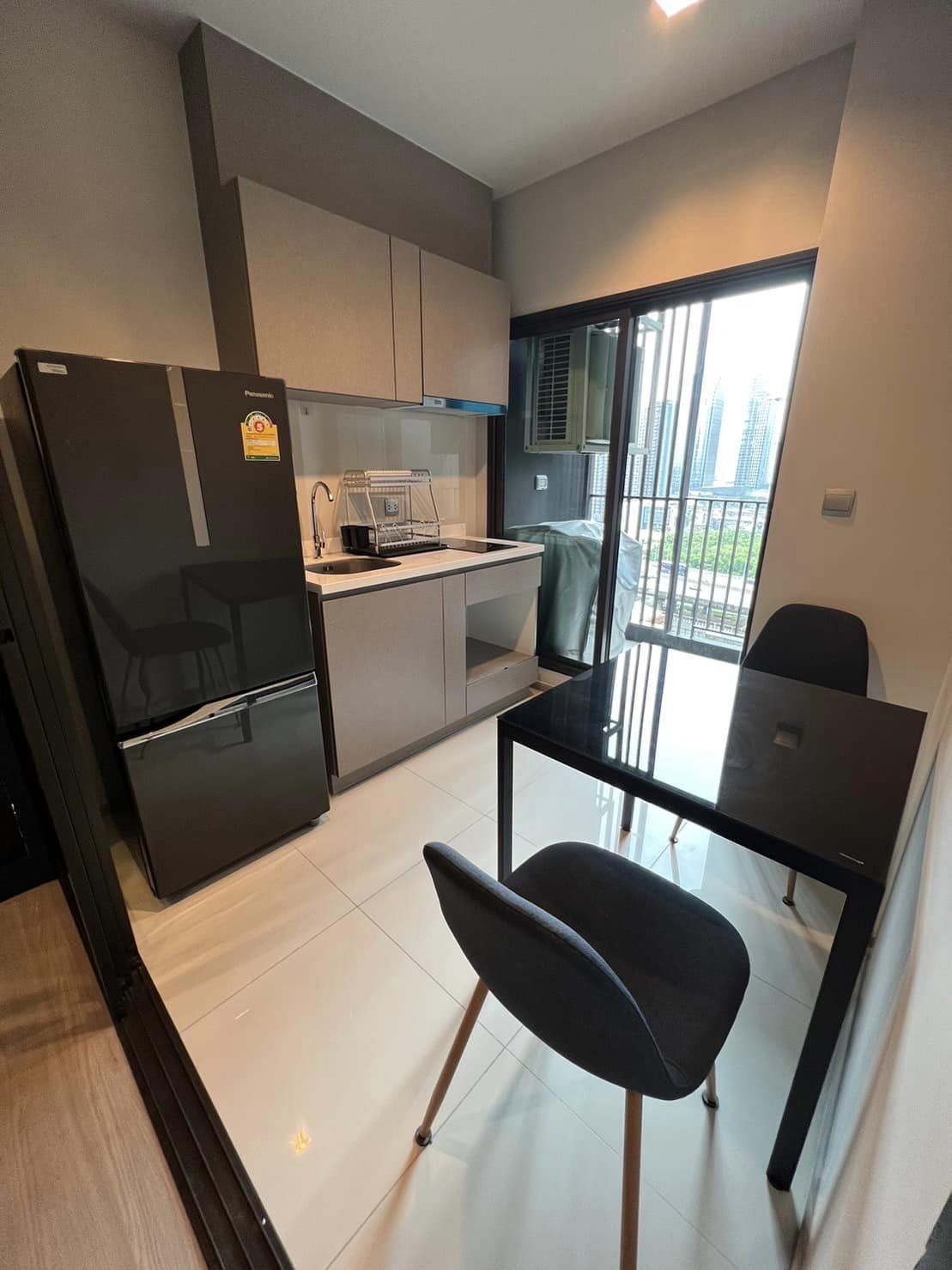 ปล่อยเช่าคอนโด Life Asoke - Rama 9 (ไลฟ์ อโศก - พระราม 9) - โซนพื้นที่ MRT พระราม 9 - 1ห้องนอน 1ห้องน้ำ 1ห้องนั่งเล่น 1ห้องครัว - ขนาดห้อง 32 ตรม. ชั้น 18 ตึก B