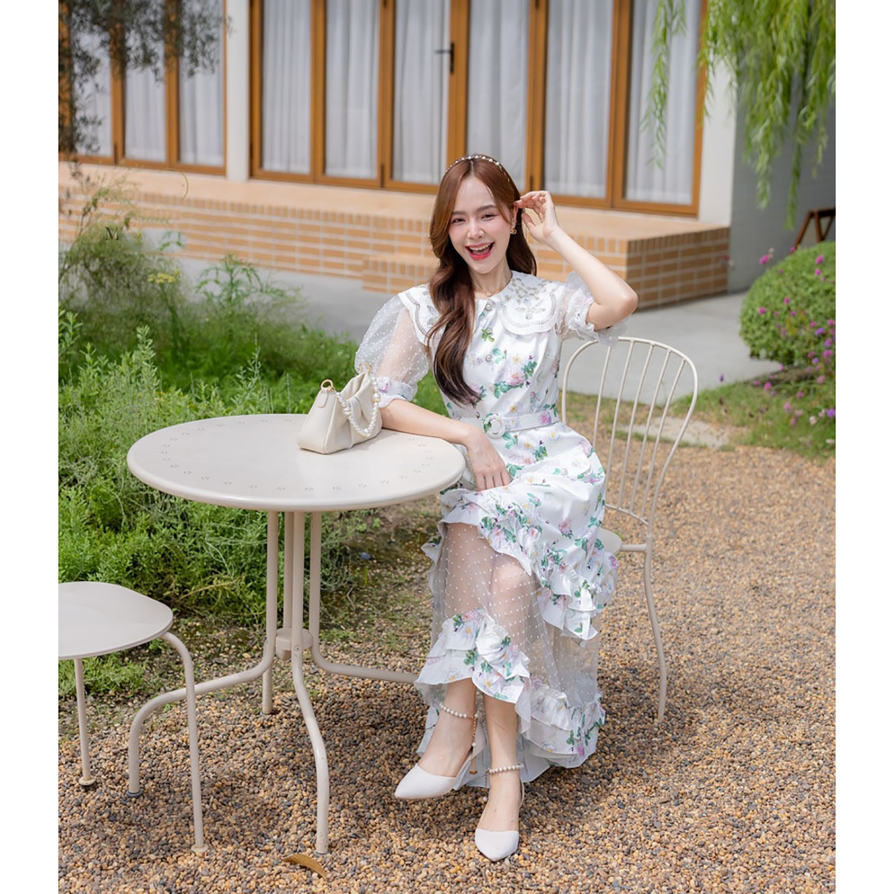 kudapy เดรสยาวสีขาว แต่งแขน+ชายกระโปรงชีฟอง ใส่เที่ยวสวยดูดี