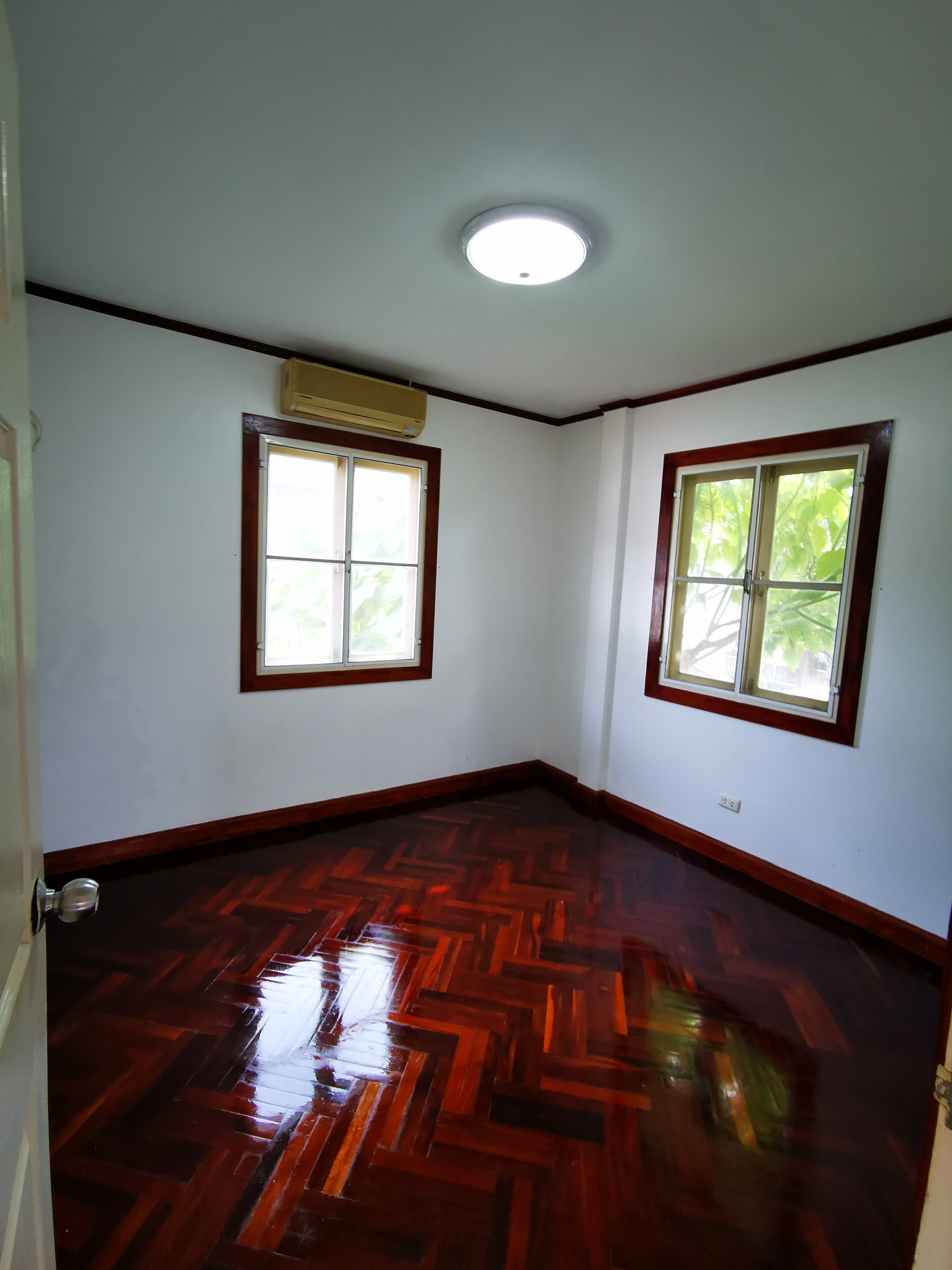 ใกล้ทะเล ใกล้ภูเขา บ้านเดี่ยว วิวภูเขา บ้าน2ชั้น 3นอน 2น้ำ สวนขนาดใหญ่ ทะเลสาบ แลนด์แอนด์เฮ้าส์ พาร์ค ภูเก็ต แลนด์ แอนด์ เฮ้าส์ พาร์ค ภูเก็ต Near Beach Near Mountain Detatched House 2 Storey Mountain Views 3 Bed 2 Bath Big Garden and Lake in common Area F