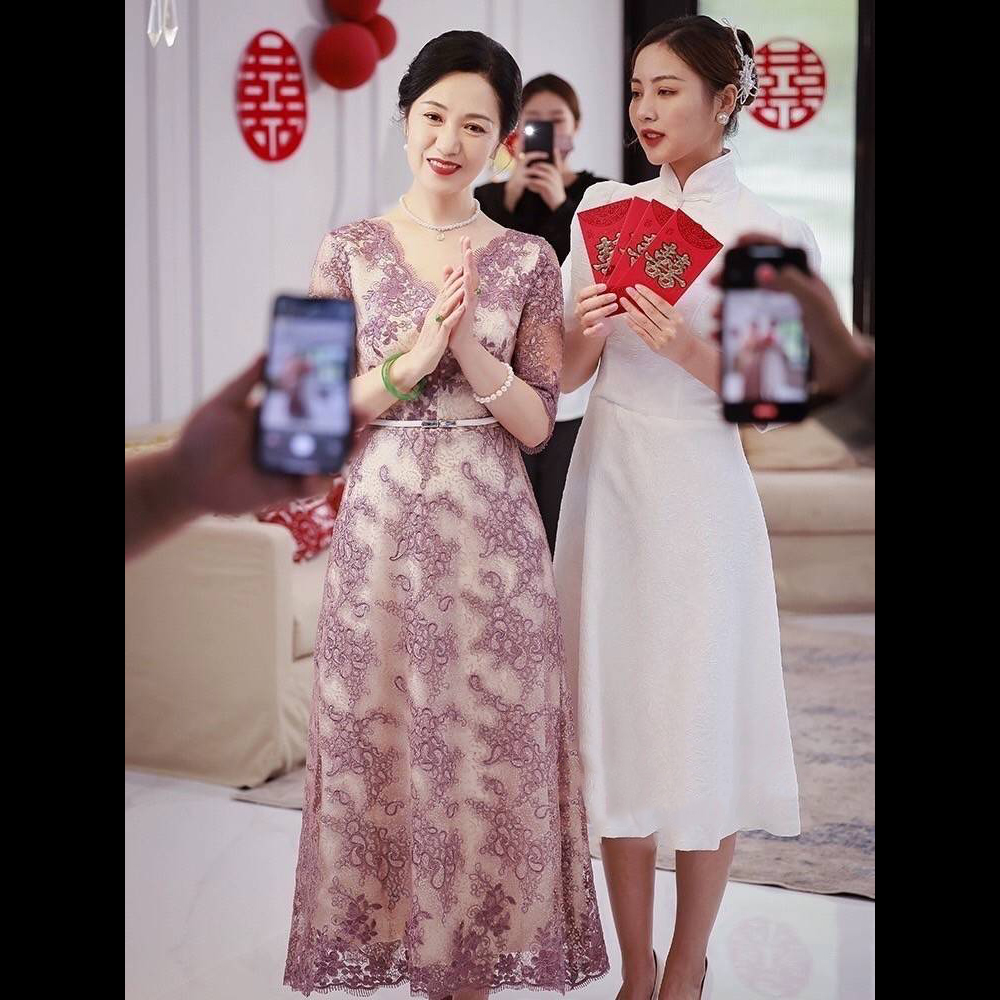 kudapy เดรสยาวปักเลื่อมใส่ออกงานผ้าลูกไม้เนื้อดีสีชมพูกะปิ งานตัดพรีเมี่ยม มีซับใน ซิบหลัง