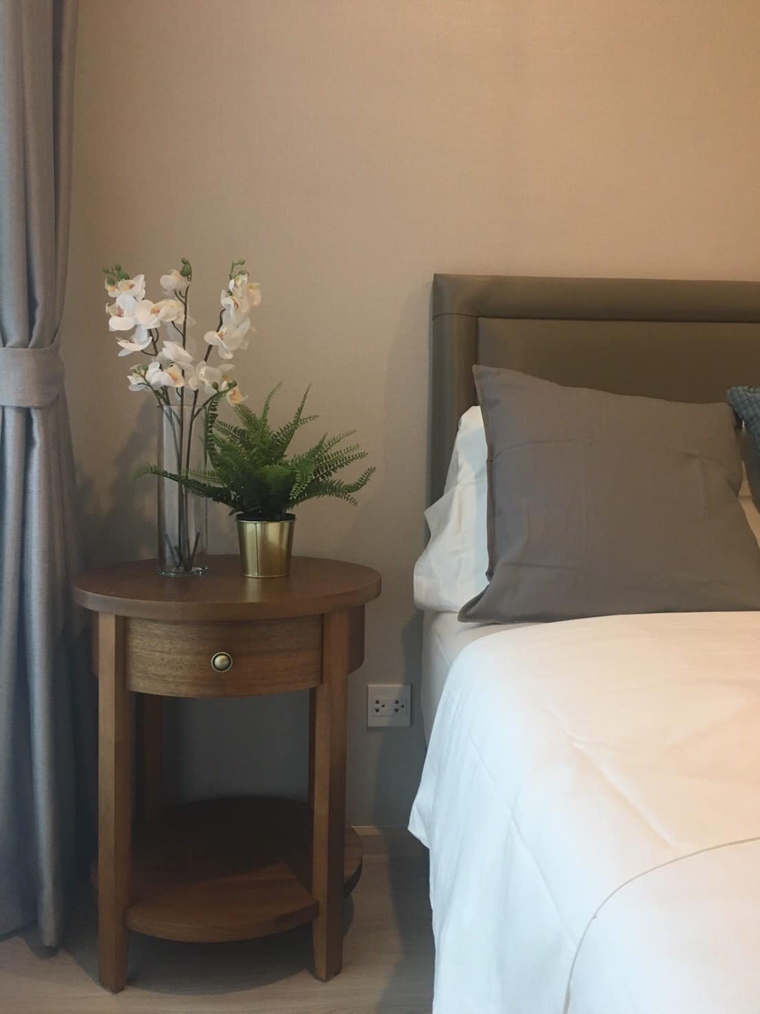 ให้เช่าคอนโด Noble Revolve Ratchada (โนเบิล รีวอลฟ์ รัชดา) - ตกแต่งเฟอร์ครบ - การเดินทาง: ใกล้ MRT สถานีศูนย์วัฒนธรรม