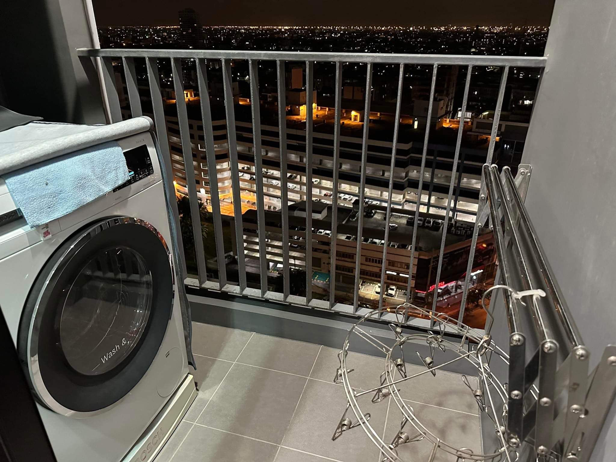 ให้เช่าคอนโด Chapter One Midtown Ladprao 24 (แชปเตอร์วัน มิดทาวน์ ลาดพร้าว 24) - ตกแต่งเฟอร์ครบ 1ห้องนอน มีเครื่องซักผ้า - การเดินทาง: ใกล้รถไฟฟ้า MRT ลาดพร้าว