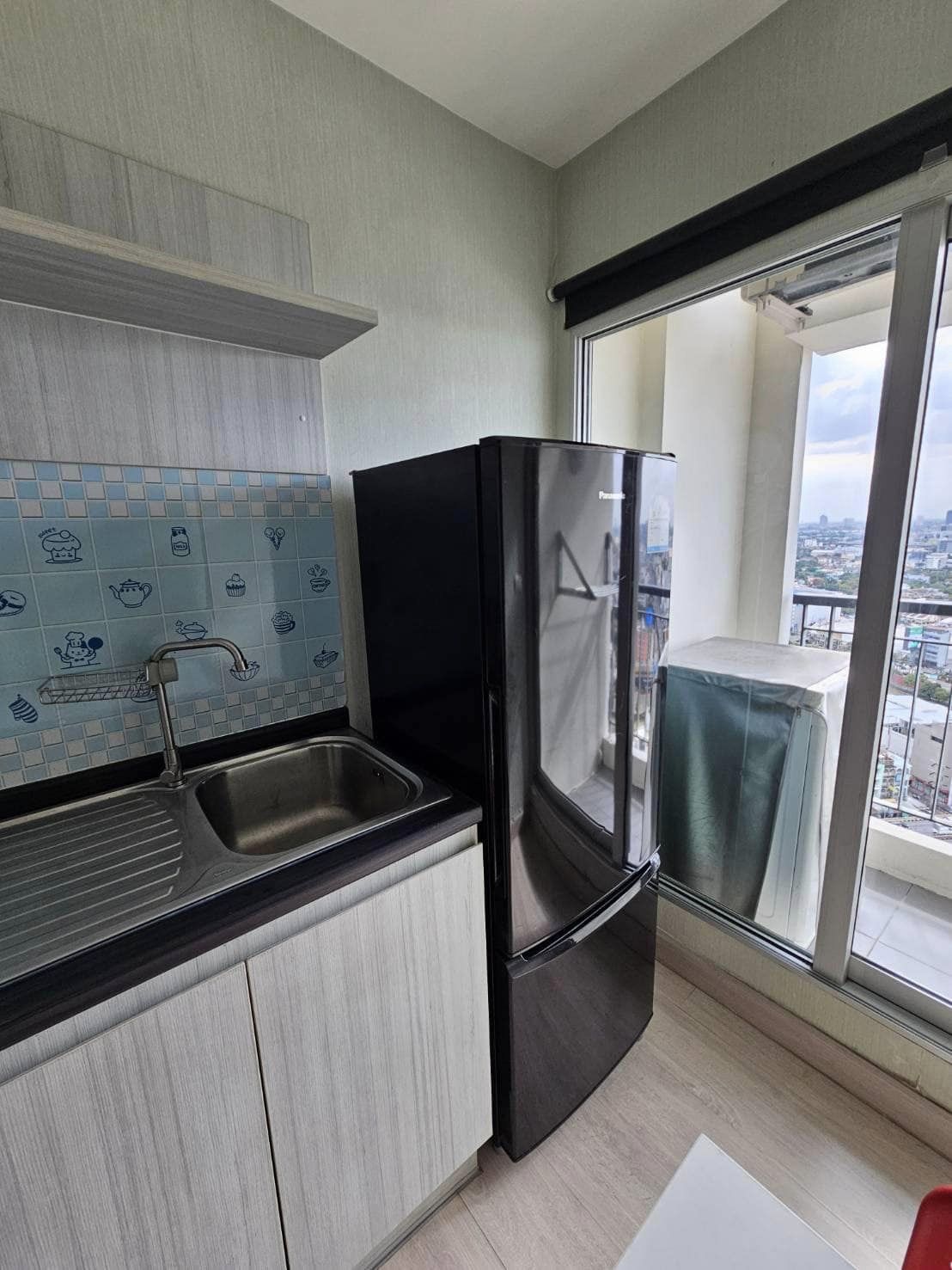 สนใจชมห้องติดต่อได้เลย Line ID: Smile-easy ปล่อยเช่าคอนโด Aspire Ngamwongwan (แอสไพร์ งามวงศ์วาน) - 1ห้องนอน 1ห้องน้ำ 1ห้องนั่งเล่น - ใกล้ เดอะมอลล์งามวงศวาน - ขนาดห้อง 30 ตรม. ชั้น 28