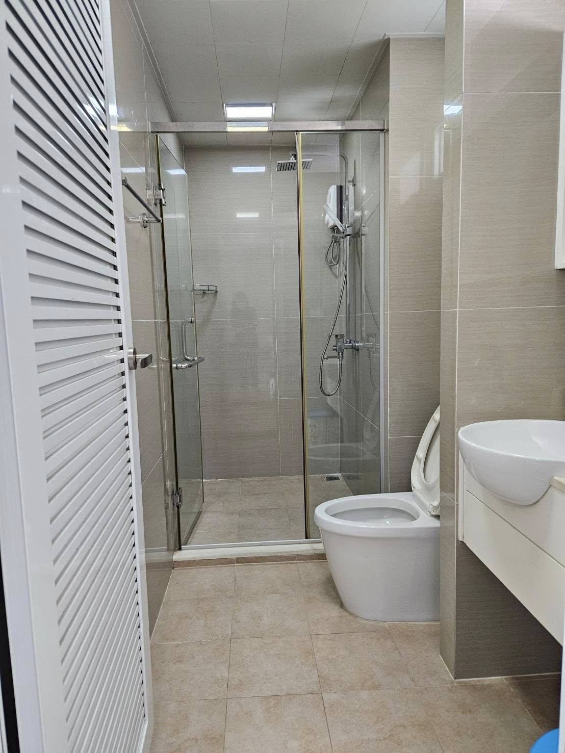 ให้เช่าคอนโด TC Green Rama 9 (ทีซี กรีน พระราม 9) โซนพื้นที่ MRT พระราม 9 ห้องแบบ 1ห้องนอน / 1ห้องน้ำ · ขนาดห้อง 38 ตรม. ชั้น 15 ตึก D