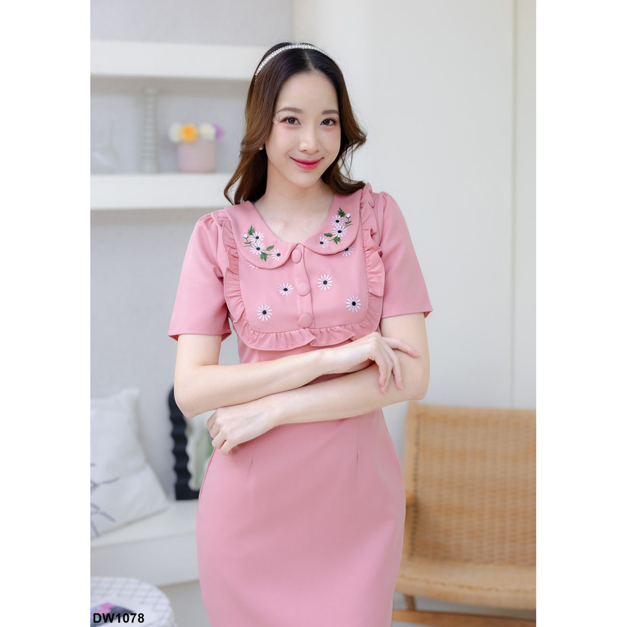 kudapy เดรสสั้นสีกรม/สีฟ้า/สีชมพู งานผ้าปักลาย สีชัด งานผ้าสีเรียบ น่ารัก