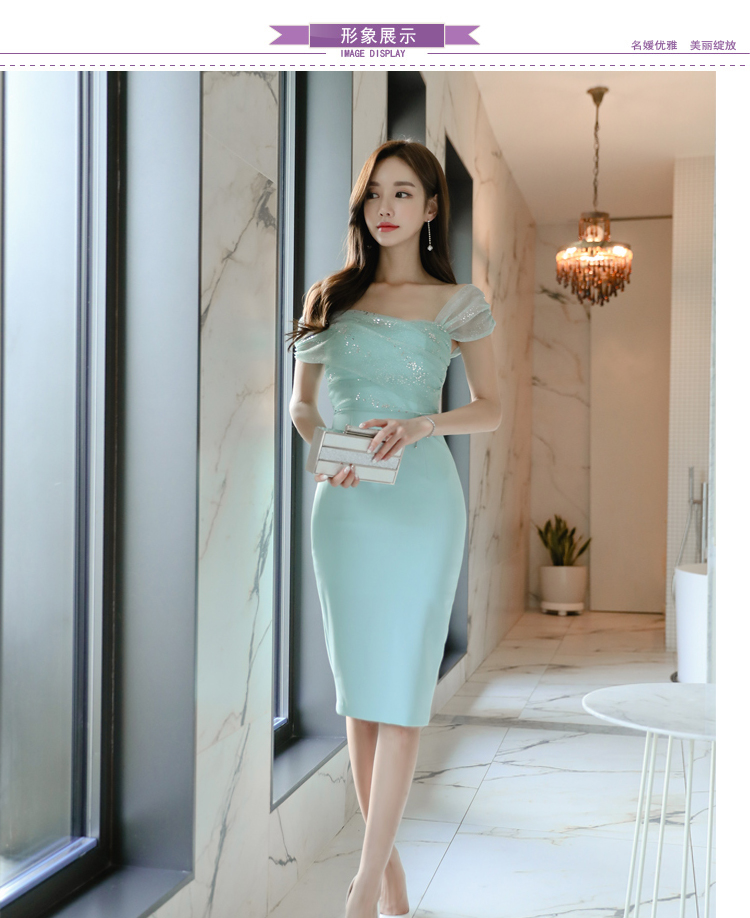 ชุดเดรสออกงานสีเขียวมิ้นท์ ตัวชุดผ้าโพลีเอสเตอร์ผสม