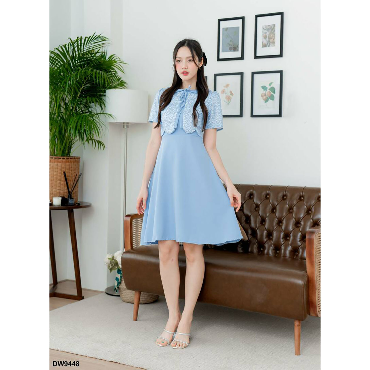 kudapy เดรสสั้นสีชมพู/สีฟ้า/สีกรม สีพื้นกระโปรงบานกั๊กผ้าไทยผูกโบว์