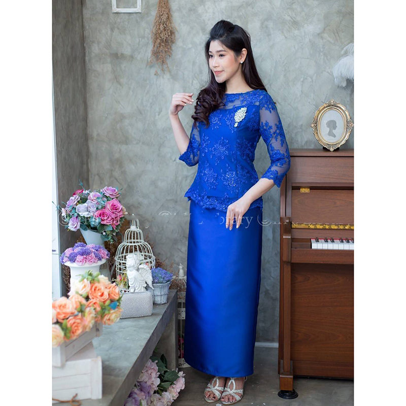 kudapy Set เสื้อลูกไม้แขนสามส่วนสีน้ำเงิน แดง โรสโกลด์ ชุดนี้ตัวเสื้อใช้ผ้าลูกไม้ปักเลื่อมอย่างดี มาพร้อมกระโปรงผ้าไหม สีพื้นทรงสอบผ้าสวย