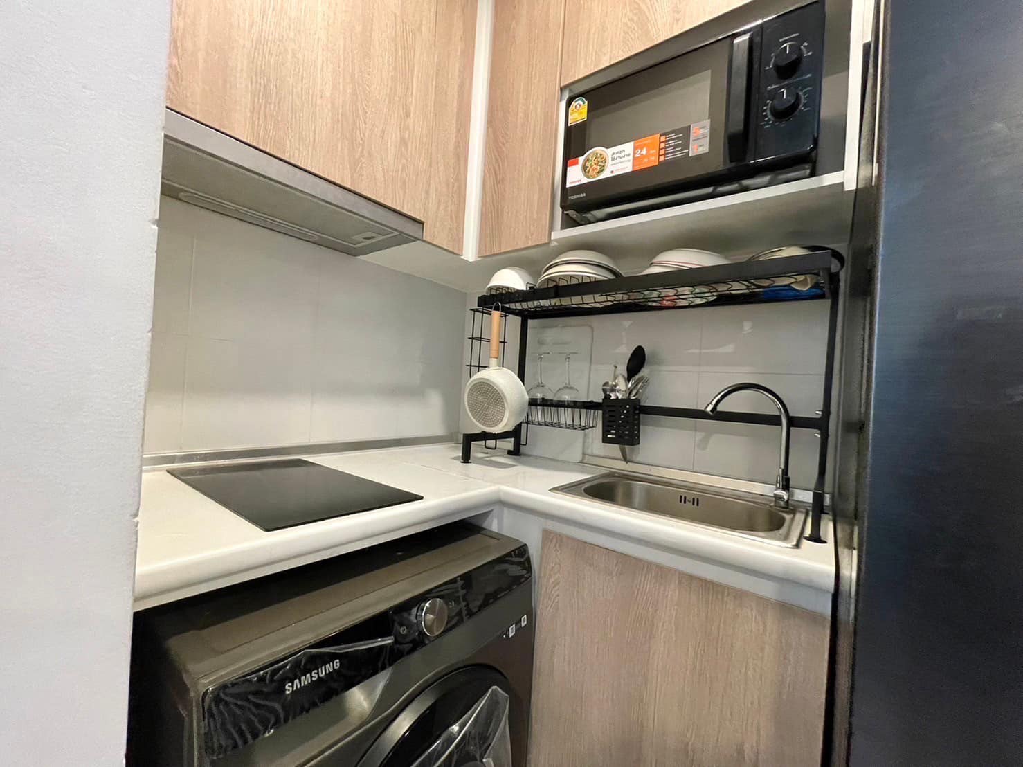 ปล่อยเช่าคอนโด Denim Jatujak (เดนิม จตุจักร) - 1ห้องนอน 1ห้องน้ำ 1ห้องนั่งเล่น - ใกล้ BTS หมอชิต MRT จตุจักร - ขนาดห้อง 27.7 ตรม. ชั้น 5 ตึก A