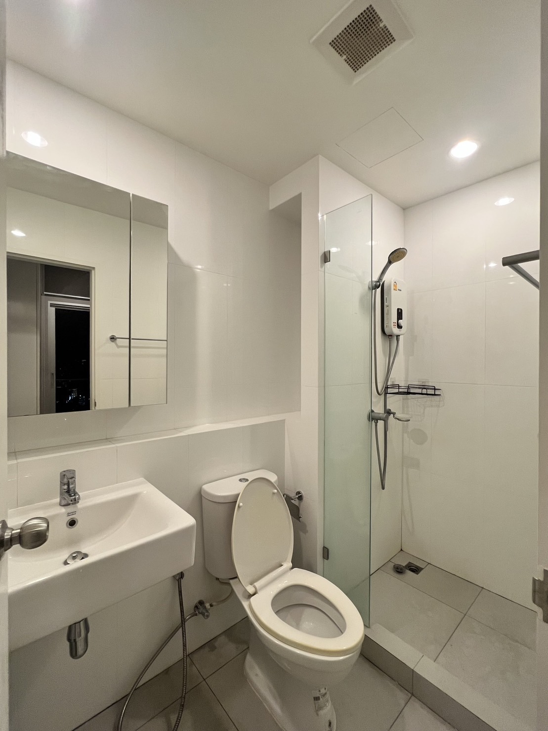 ปล่อยเช่าคอนโด The Prodigy MRT Bangkhae (เดอะ โพรดิจี้ เอ็มอาร์ที บางแค) - ชั้นสูงมีเครื่องซักผ้าเฟอร์เครื่องใช้ไฟฟ้าครบครั้น - การเดินทาง: ใกล้ MRT บางแค (450 เมตร)