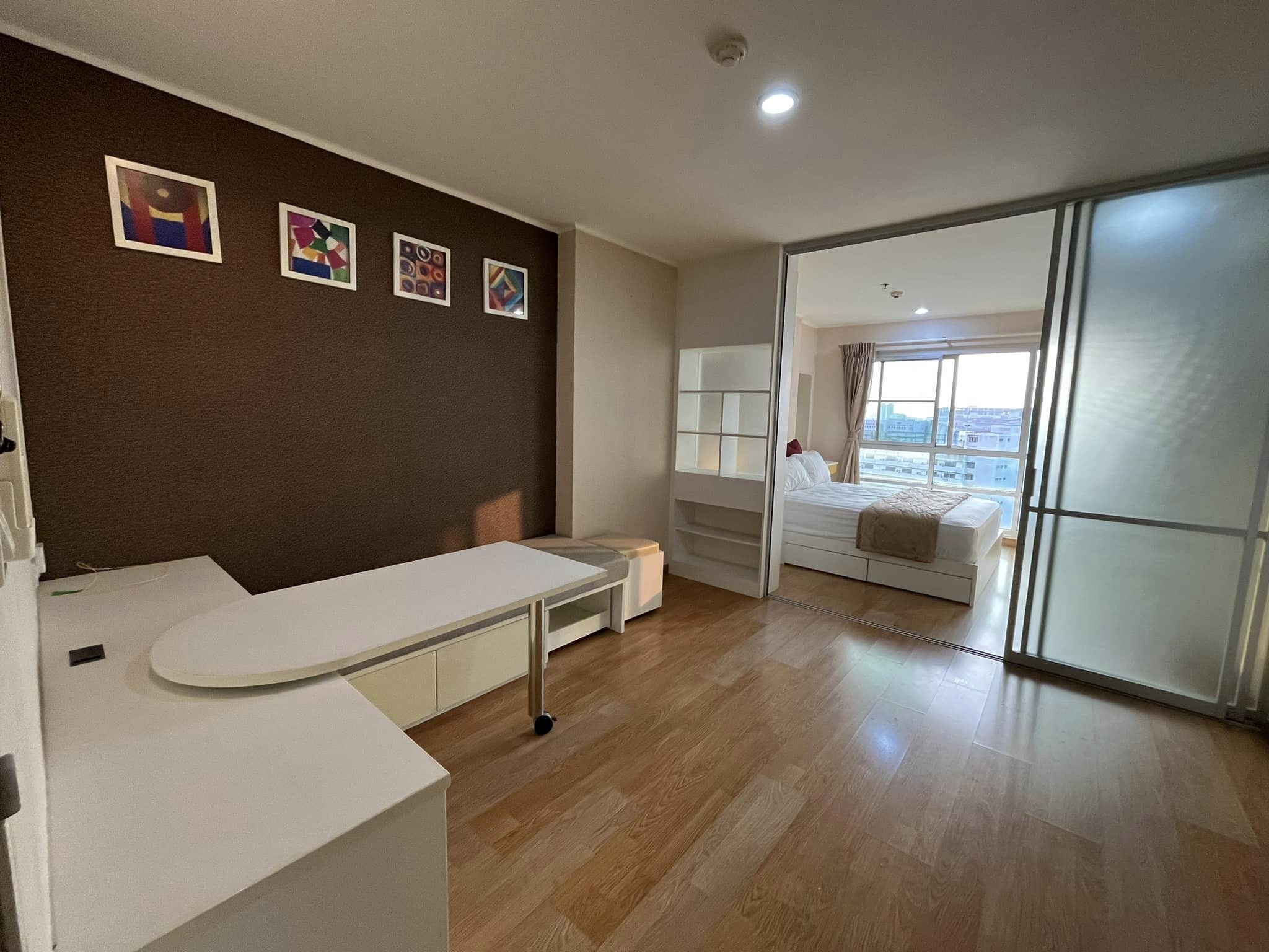 ให้เช่าคอนโด U Delight @ Jatujak Station (ยู ดีไลท์ แอท จตุจักร สเตชั่น) - ห้องน่าอยู่แบ่งเป็นสัดส่วนใกล้ BTS หมอซิต - การเดินทาง: ใกล้รถไฟฟ้า BTS หมอชิต, MRT จตุจักร - ใกล้ ขนส่งจตุจักร ช่อง7