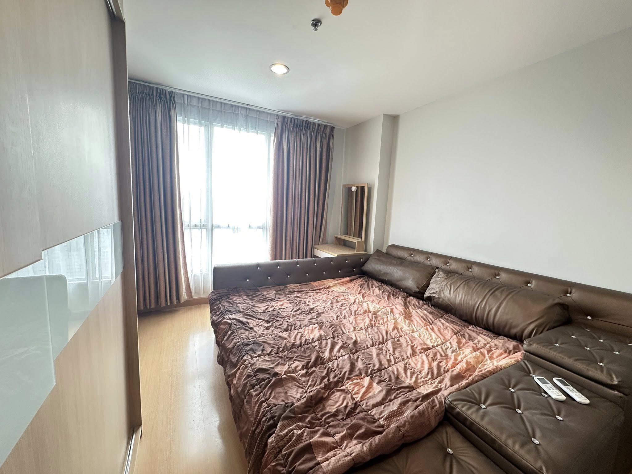 ขายคอนโด Life @ Ratchada - Huay Kwang (ไลฟ์ แอท รัชดา - ห้วยขวาง) High Rise โซนพื้นที่ MRT ห้วยขวาง ห้องแบบ 1ห้องนอน 1ห้องน้ำ 1โซนครัวปิด ขนาดห้อง 41 ตรม. ชั้น 8