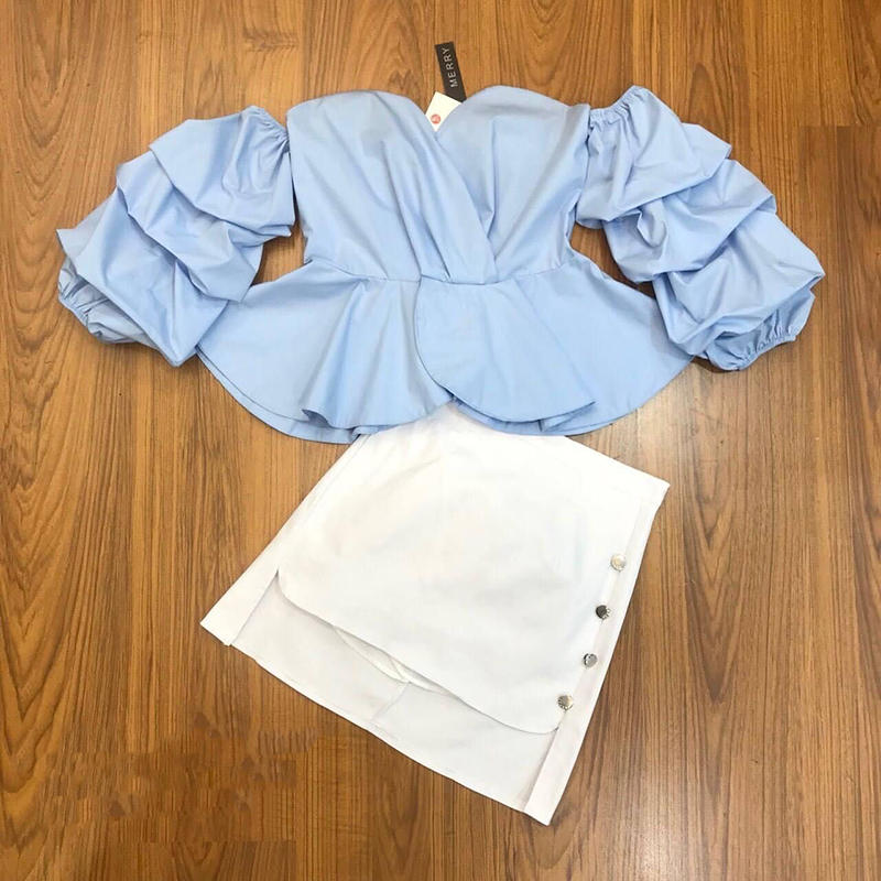 kudapy เซท 2 ชิ้น เสื้อเกาะอกทรงสวยดีเทลเยอะอลังการมากคะ ช่วงตัวจับซ้อนทับกันน่ารักมากๆ ช่วงแขนแต่งพอง จับจีบชั้นๆ