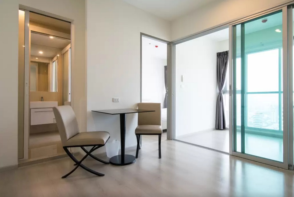 Life Ratchadapisek (ไลฟ์ รัชดาภิเษก) ให้เช่า 2นอน ชั้นสูงตกแต่งครบ