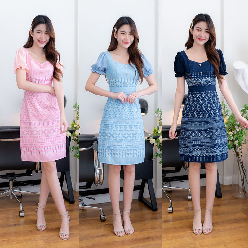 kudapy เดรสสั้นสีชมพู/สีกรม/สีฟ้า ผ้าลายไทยทรงเอแขนตุ๊กตา แต่งกระดุมหน้า ใส่สบาย สวยดูดี