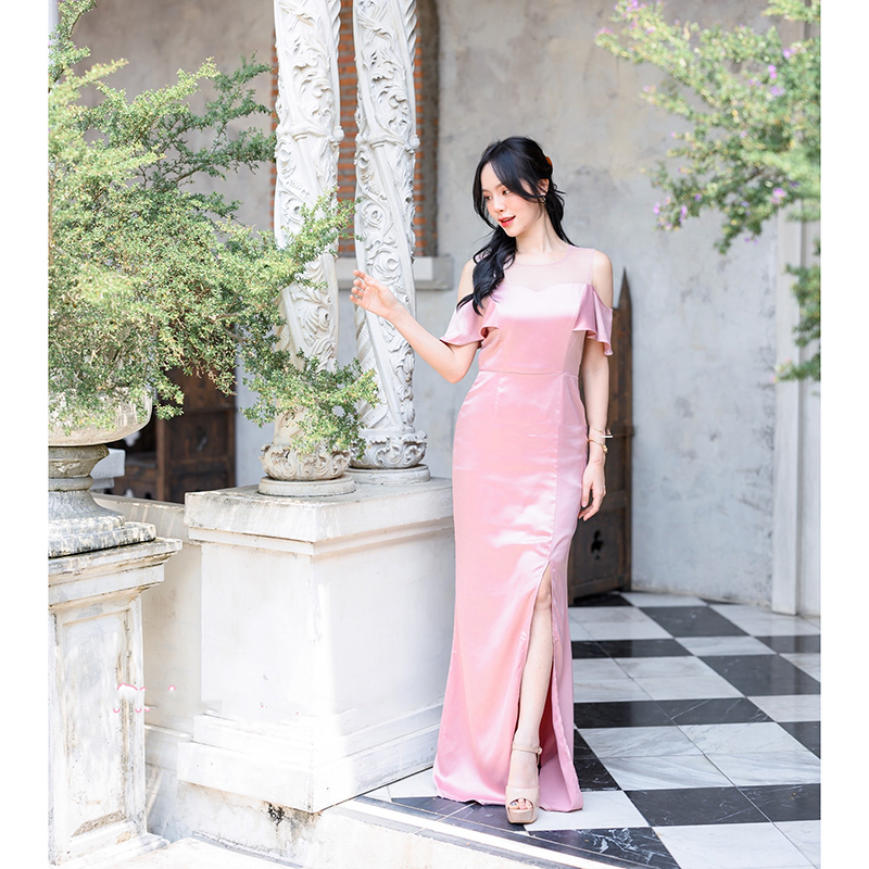 kudapy เดรสยาวPink Champagne/Pink Gold ทรงสวย ใส่ออกงานสวยหรูดูแพง ช่วงบนทำเป็นอก Curve คล้ายเกาะอก แต่จริงๆแล้วแต่งด้วยผ้าซีทรูใส่ง่ายไม่ต้องกลัวโป๊กลัวหลุด