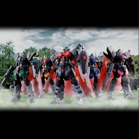 *กล่องบุบ Bandai 4573102671844 p bandai hgce black knight squad Rud-ro.A redelard custom & daniel custom & liu custom set