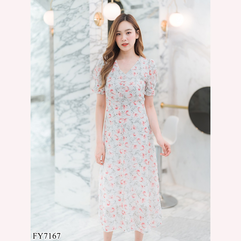 kudapy เดรสยาวสีชมพู/สีฟ้า/สีขาว ลายดอกผ้าปักสวยใส่สบายดูดีน่ารักมากๆ