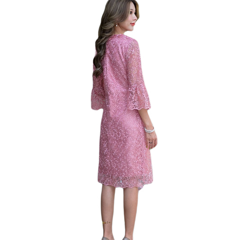 kudapy เดรสลูกไม้เนื้อเงาแขนสามส่วน สีม่วง สีชมพู ปลายแขนระบาย คอเสื้อแต่งเลื่อมเพิ่มความหรูหรา ผ้าสวยเกรดดี มีซับในทั้งชุด แต่งซิปหลัง