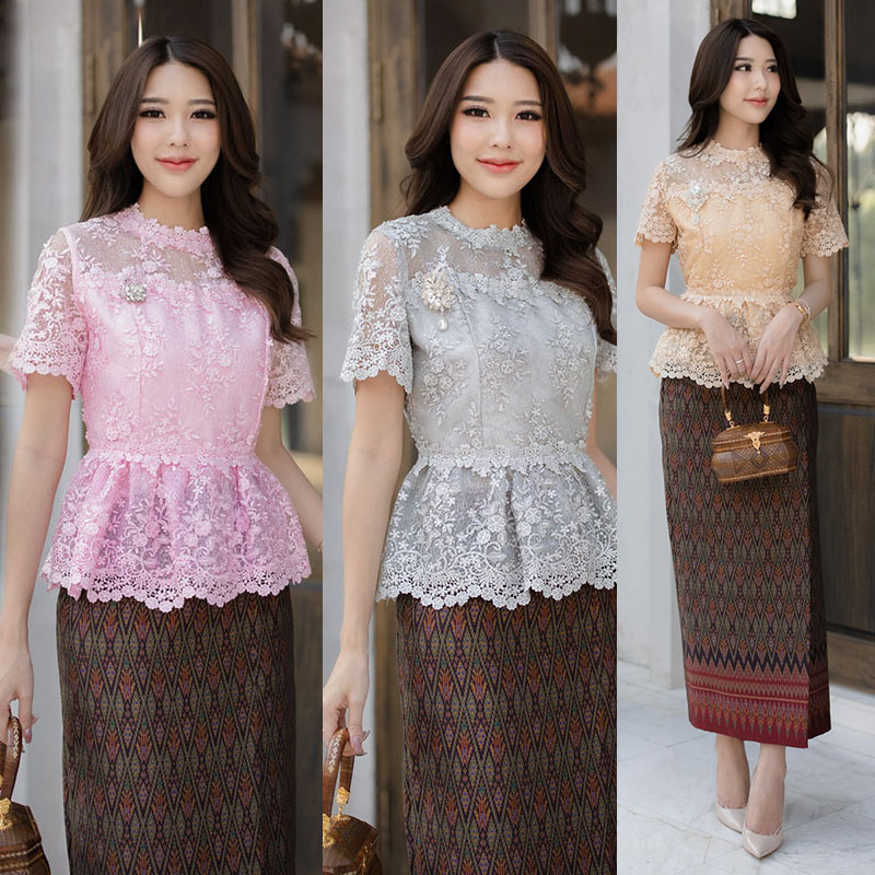 kudapy เสื้อลูกไม้สีเทา/สีชมพู/สีทอง ใยบวบดอกนูนปักดิ้นวิ้งๆ ลายลูกไม้ชัดเจนแขนสั้นแต่งระบายที่เอว (เฉพาะเสื้อ)