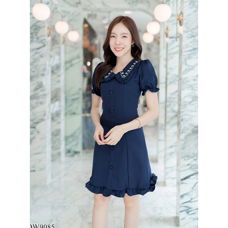 kudapy เดรสสั้นคอบัวแต่งกระดุมสีแดง/สีชมพู/สีกรม คอปกกระดุมหน้าแขนจั๊มสวยดูดีน่ารัก