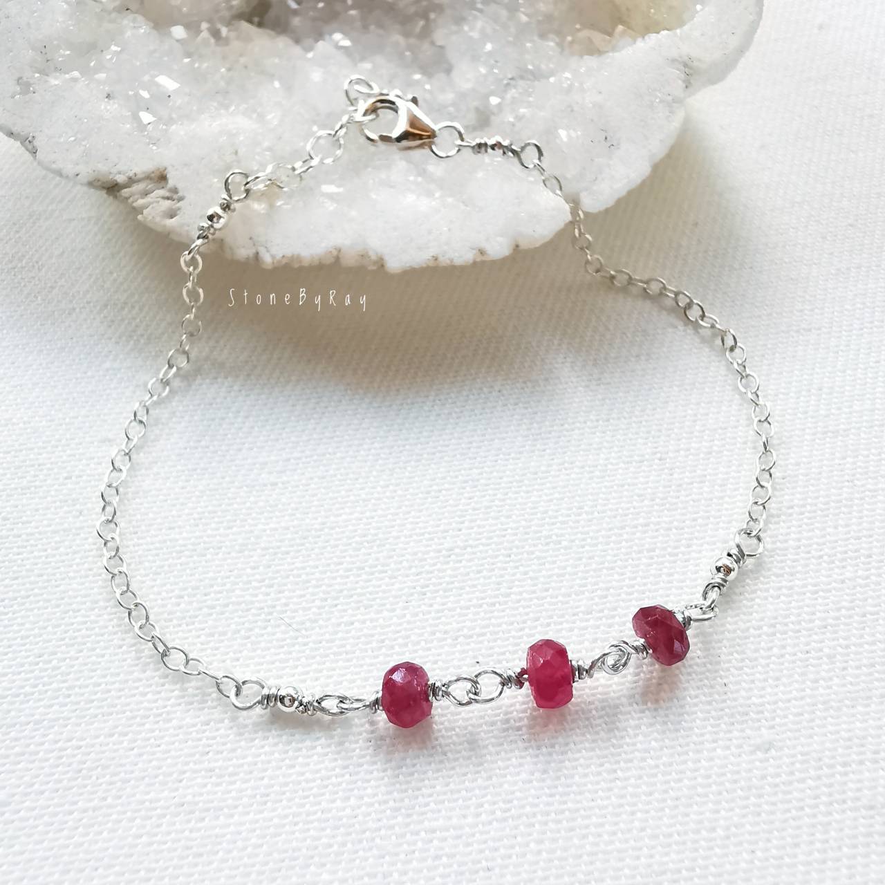 สร้อยข้อมือเงินดีไซน์กับพลอยทับทิมแท้(Ruby)