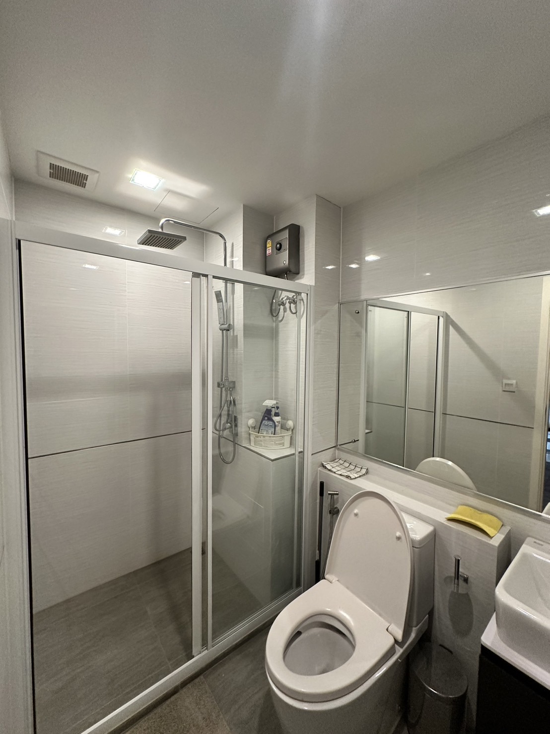 สนใจชมห้องติดต่อได้เลย Line ID: Smile-easy ปล่อยเช่าคอนโด เดอะ เมโทรโพลิส สำโรง อินเตอร์เชนจ์ (The Metropolis Samrong Interchange) - 3ห้องนอน 3ห้องน้ำ 1ห้องนั่งเล่น - ใกล้ BTS สำโรง - ขนาดห้อง 146 ตรม. ชั้น 30