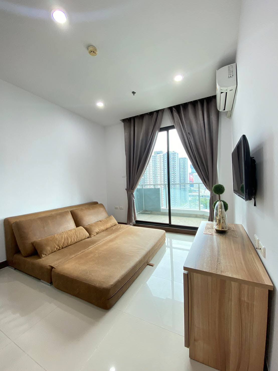 ให้เช่าคอนโด Supalai Premier @ Asoke (ศุภาลัย พรีเมียร์ แอท อโศก) โซนพื้นที่ MRT เพชรบุรี / ติด มศว. 📍 ห้องแบบ 1ห้องนอน / 1ห้องน้ำ · ขนาดห้อง 50 ตรม. ชั้น 20