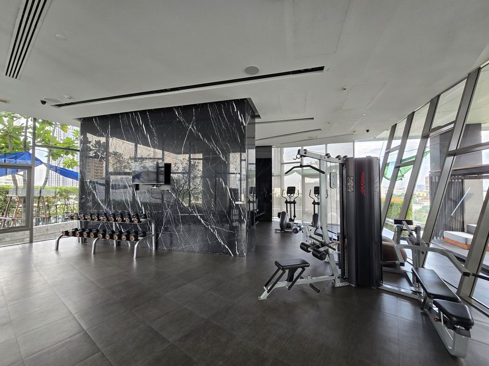 สนใจชมห้องติดต่อได้เลย Line ID: Smile-easy ปล่อยเช่าคอนโด HQ Thonglor by Sansiri (เฮชคิว บาย แสนสิริ) - 1ห้องนอน 1ห้องน้ำ 1ห้องนั่งเล่น - ใกล้ BTS ทองหล่อ - ขนาดห้อง 50 ตรม. ชั้น 26