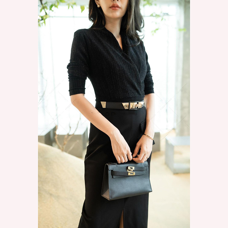 kudapy แม็กซี่เดรสสั้นสีแดง/สีทอง/สีดำ ช่วงบนใช้ผ้าวิ้งเย็บซับติด ไม่คันแน่นอนค่ะ