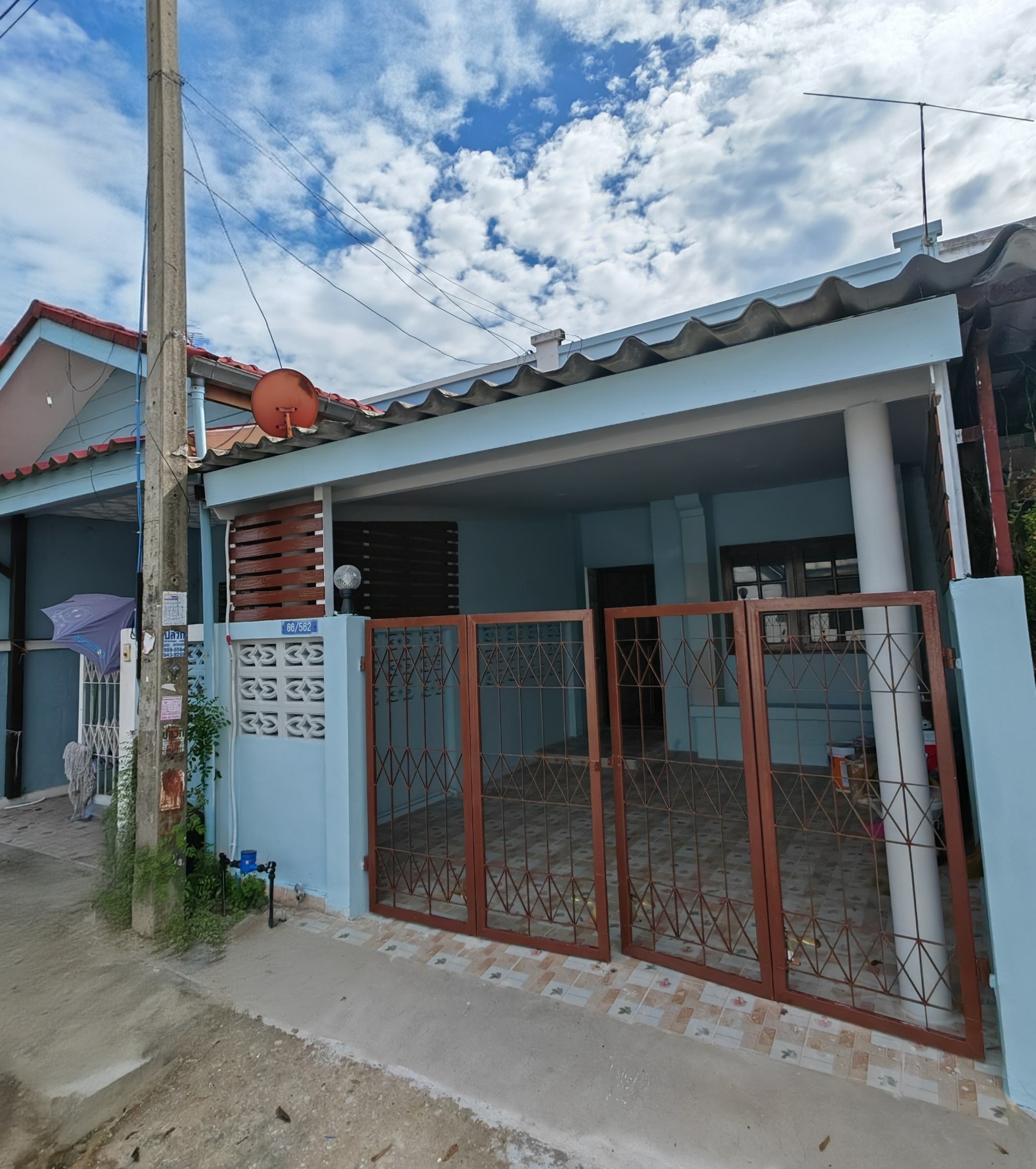 บ้านแสงตะวัน คลอง 11 ธัญบุรี ปทุมธานี ตกแต่งใหม่ 2 ชั้น ฟรีเฟอร์นิเจอร์ กู้ธนาคารหรือผ่อนบริษัทได้2 Storey Town House Thayaburi Pathum Thani 0909897810