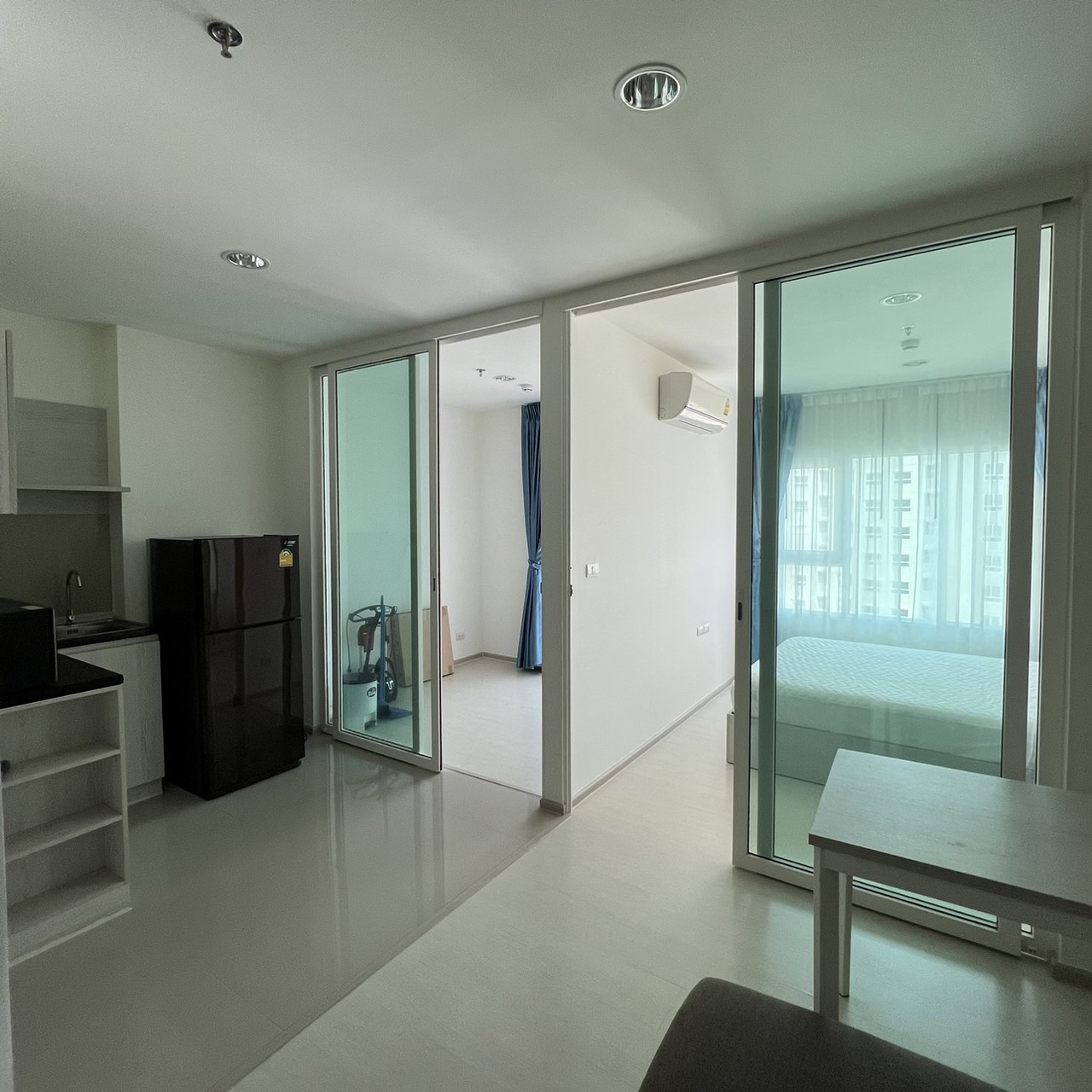 ให้เช่าห้อง 1 Bed Room Plus เครื่องใช้ไฟฟ้าครบ สอบถามแอด Line ID : Smile-easy ที่ Aspire Erawan