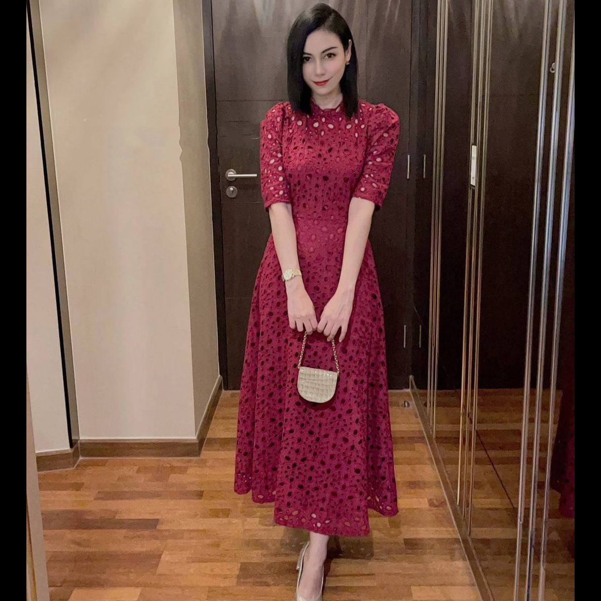 kudapy เดรสลูกไม้ฉลุ เดรสยาวฉลุลาย มีซับในเนื้อหนาอย่างดี สีชมพู, ขาว, แดง, บานเย็น, ดำ, ม่วง, เขียว