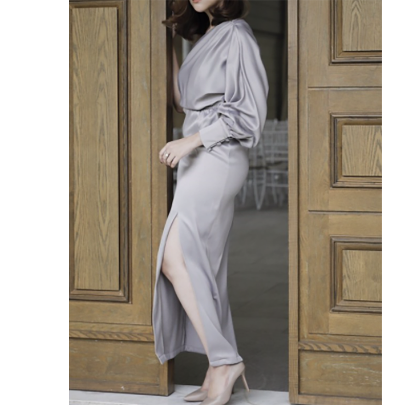 kudapy เดรสราตรียาวใส่ออกงานสีเทา,น้ำเงินกรมท่า,แดงไวน์,ชมพูทอง เดรสทรงไหล่เดี่ยว แขนยาวใส่แบบกระทุ้งแขน ผ้าซาตินหนาอย่างดี