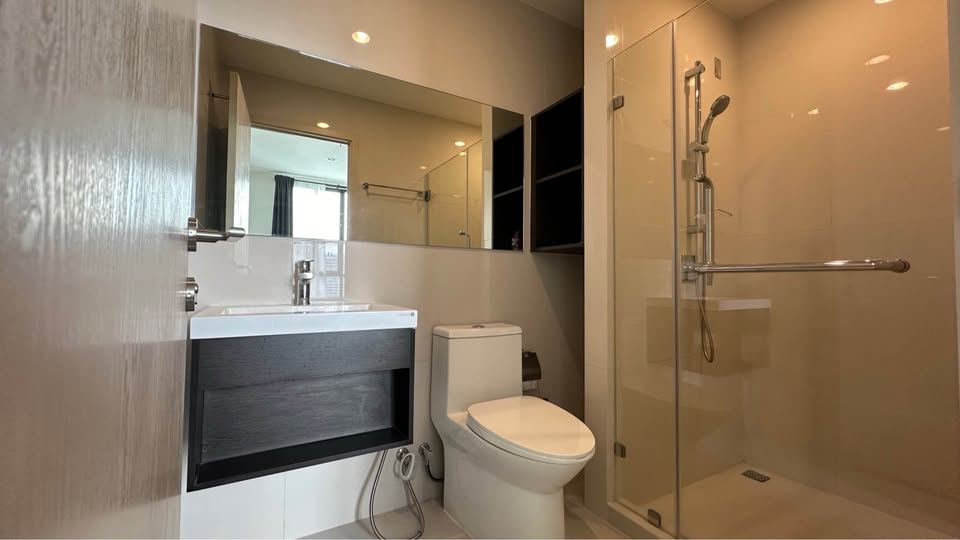 ให้เช่าคอนโด Nue Noble Ratchada-Lat Phrao (นิว โนเบิล รัชดา - ลาดพร้าว) High Rise โซนพื้นที่ MRT ลาดพร้าว 📍 ห้องแบบ 1ห้องนอน / 1ห้องน้ำ · ขนาดห้อง 26 ตรม. ชั้น 24