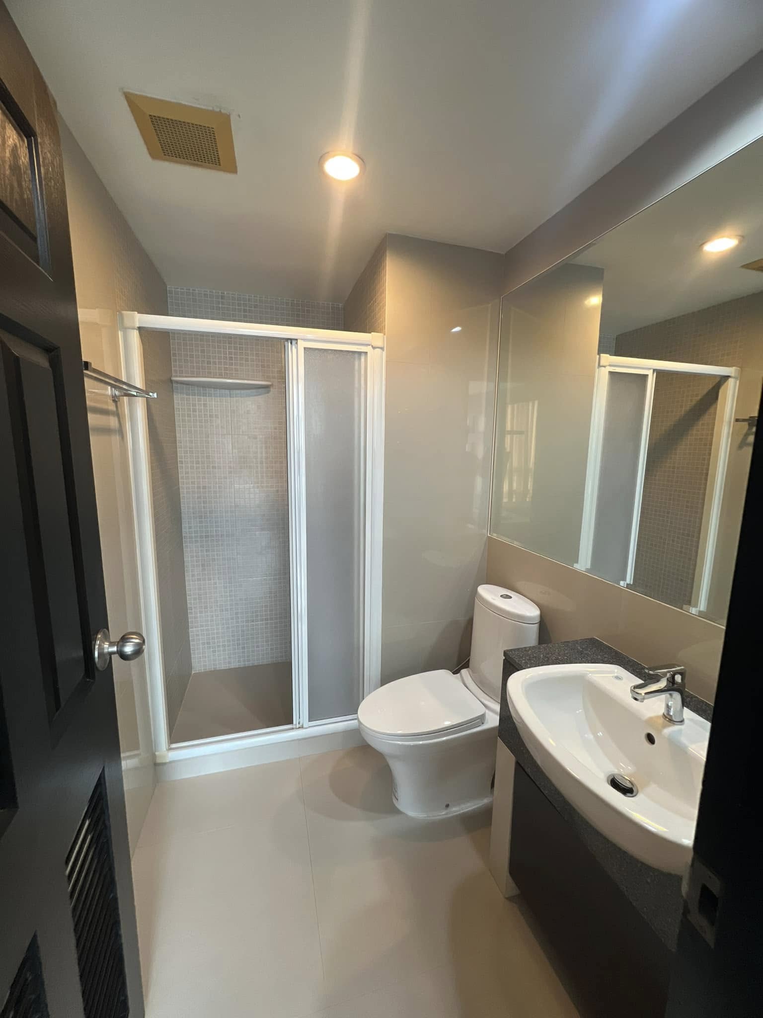 ปล่อยเช่า The Kris Express 2 (เดอะ คริส เอ็กซ์เพรส 2) - โซนพื้นที่ MRT รัชดา Studio 1ห้องน้ำ 1ครัว - ขนาดห้อง 31 ตรม. ชั้น 8 - ให้เช่า 10,000 ต่อเดือน