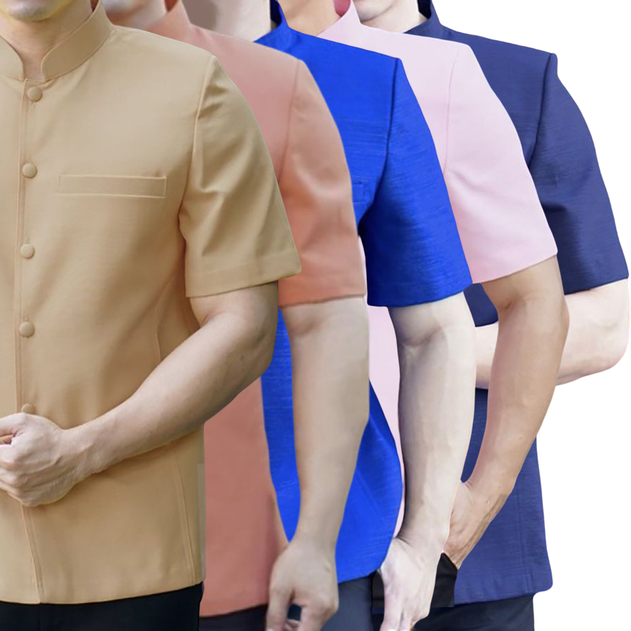 kudapy เสื้อผ้าไหมคอพระราชทานสีชมพูอ่อน,สีน้ำตาลอ่อน,สีน้ำเงิน,สีกรมท่า,สีส้มอิฐ เสื้อผ้าไทยผู้ชาย คอพระราชทาน ผ่าหน้า แขนสั้น มีกระเป๋าด้านซ้ายบน (อัดผ้ากาว มีฟองน้ำเสริมไหล่)