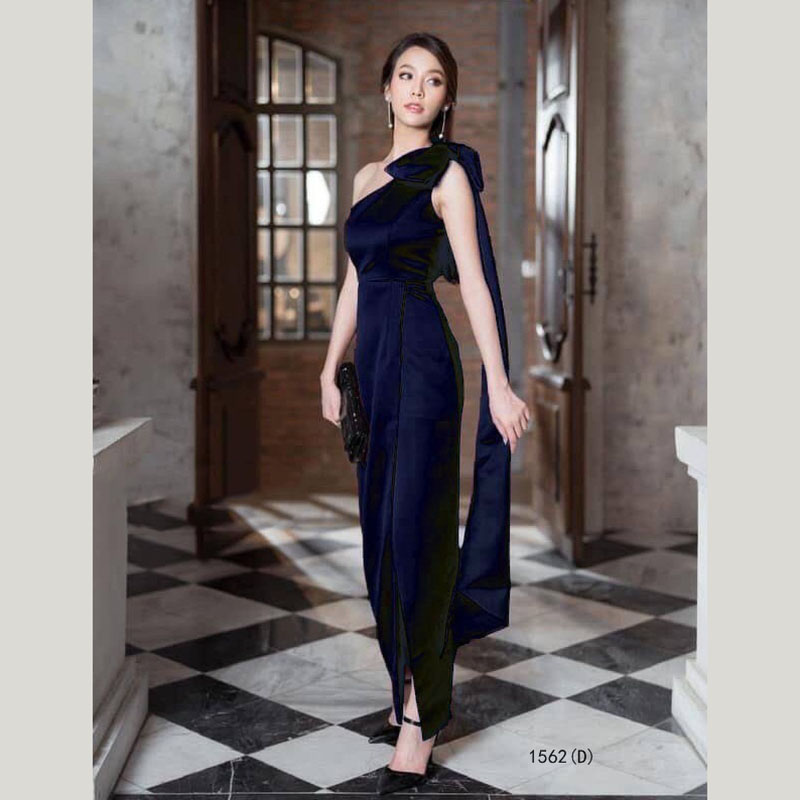 kudapyเดรสยาวสีแดง/ชมพู/กรมท่า/ครีม ไหล่เดี่ยว แต่งโบว์ 1 ข้าง ปล่อยสไบยาว สวยๆ กระโปรงด้านหน้าแต่งไขว้ งานเนื้อผ้าซาร่า ซิปหลัง