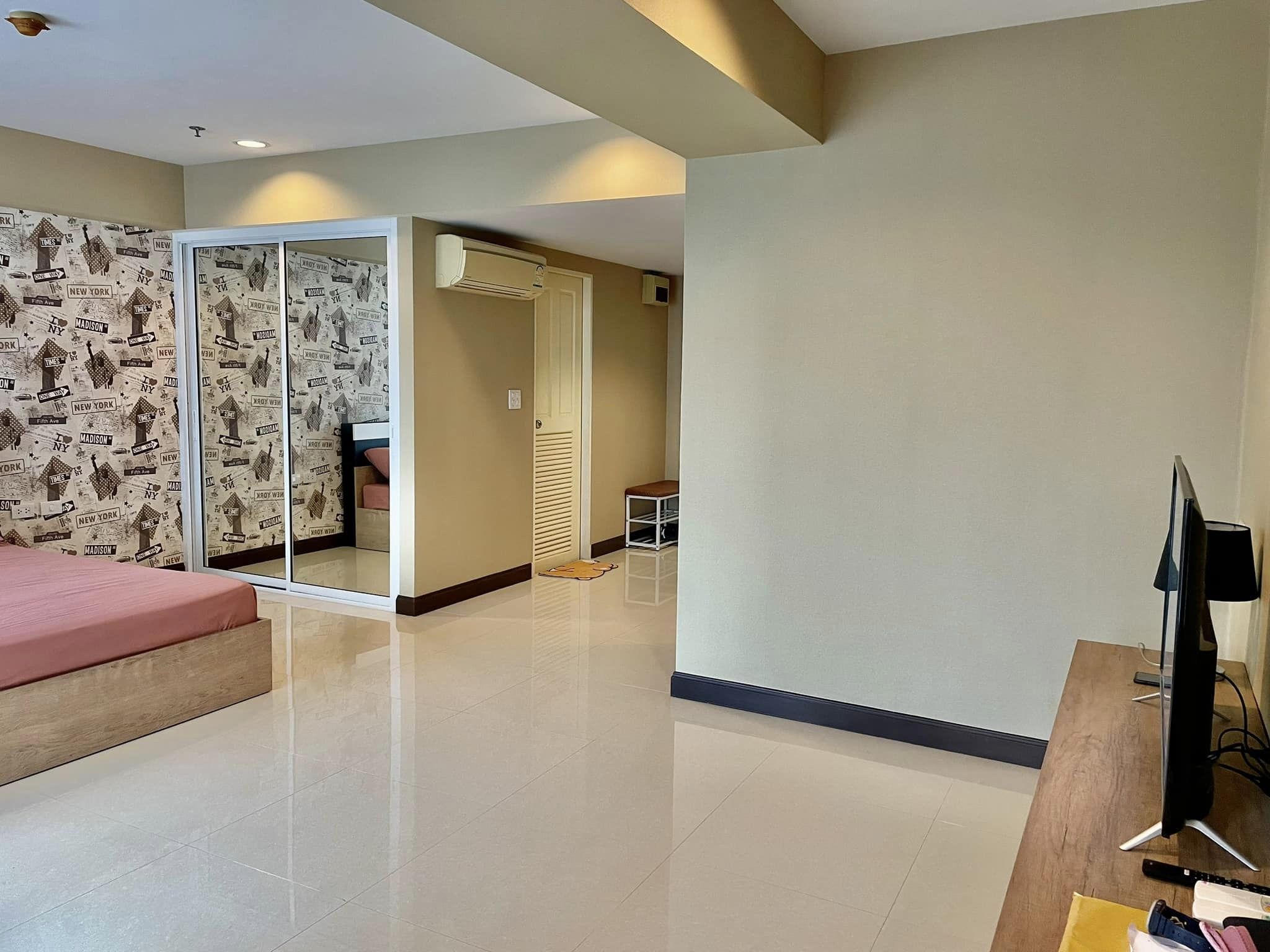 ปล่อยเช่าคอนโด Aliss Tiwanon (เอลิส ติวานนท์) - ใกล้กระทรวงสาธารณสุข เฟอร์เครื่องใช้ไฟฟ้าครบครั้น - การเดินทาง: MRT กระทรวงสาธารณะสุข