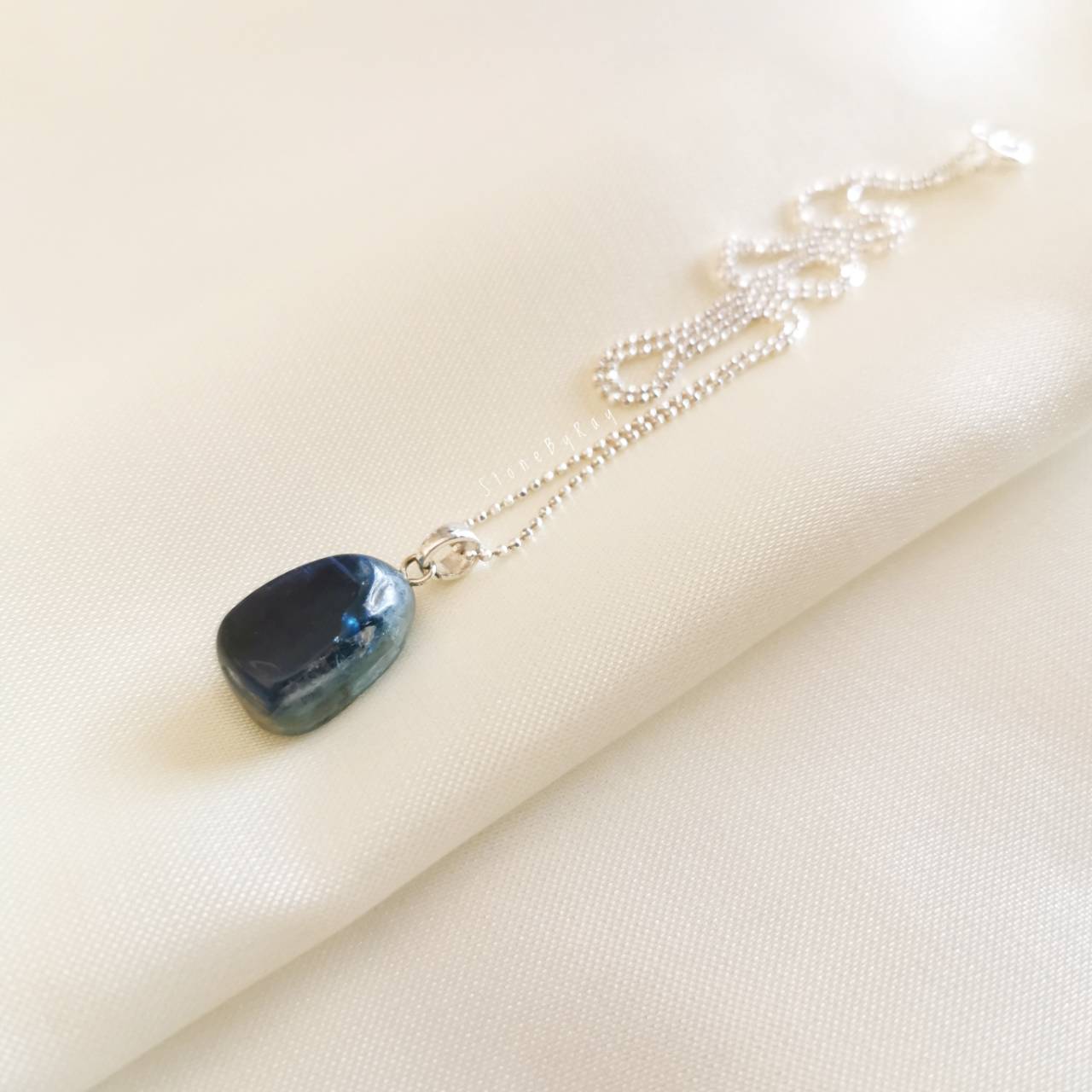 สร้อยคอเงินจี้หินไคยาไนท์ (Kyanite)