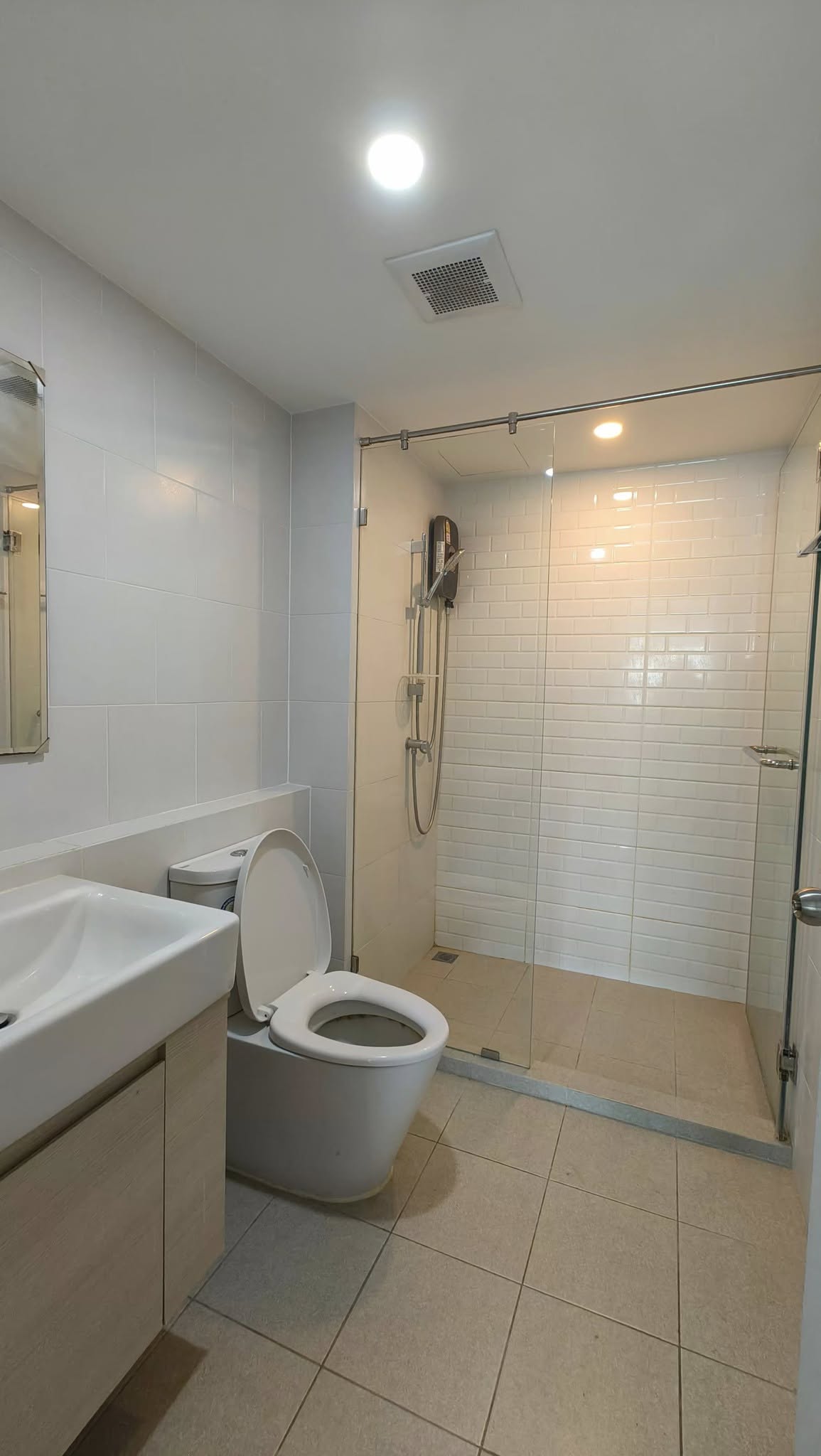 ปล่อยเช่า Chawathai Hallmark Ladprao - Chokchai 4 (ชีวาทัย ฮอลล์มาร์ค ลาดพร้าว - โชคชัย 4) - โซนพื้นที่ MRT โชคชัย 4 1ห้องนอน 1ห้องอเนกประสงค์ 1ห้องน้ำ - ขนาดห้อง 40 ตรม. ชั้น 7 ตึก A เฟส 1 - ให้เช่า 14,000 ต่อเดือน